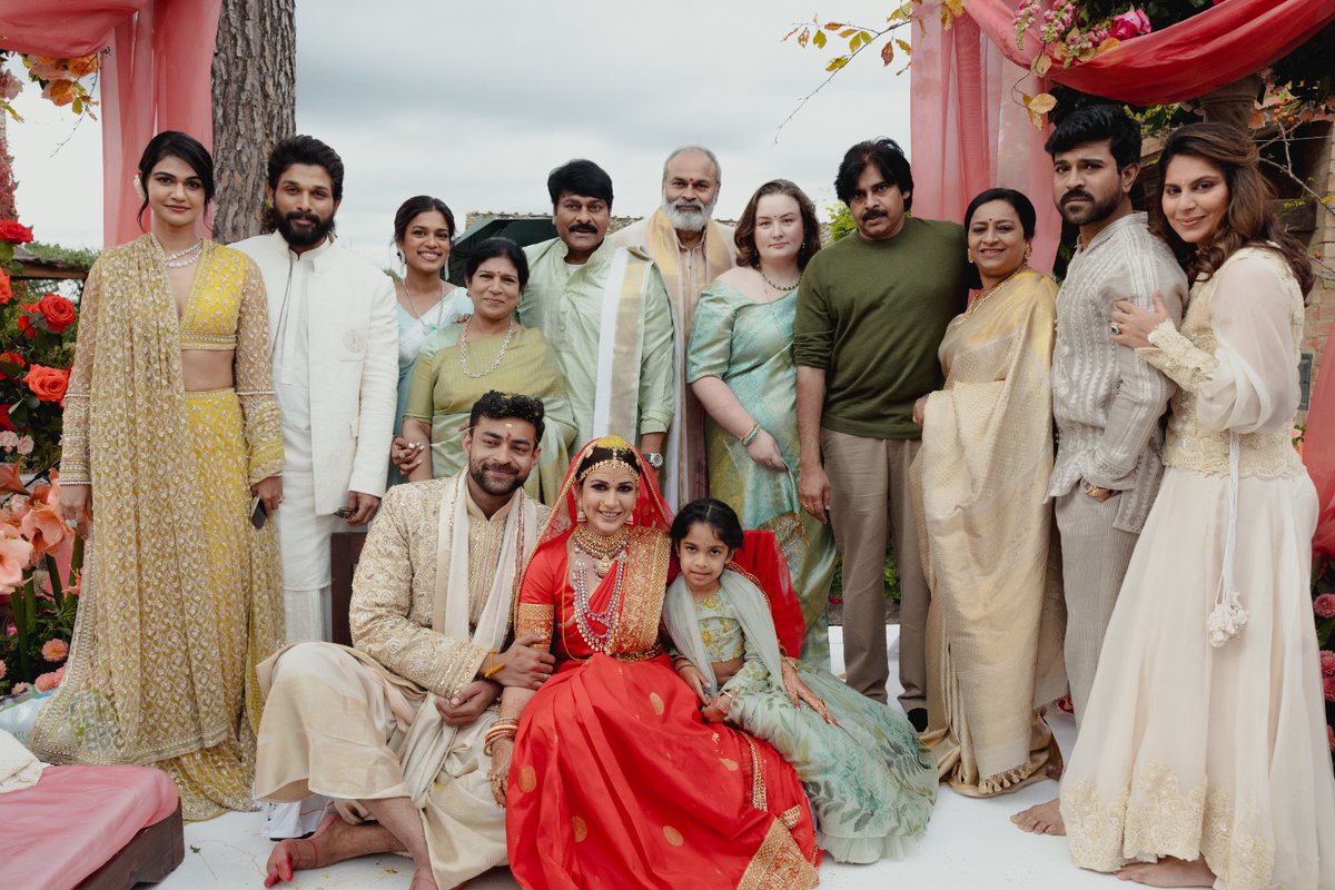 Mega family @ #VarunLav wedding. 🤩
@AlwaysRamCharan