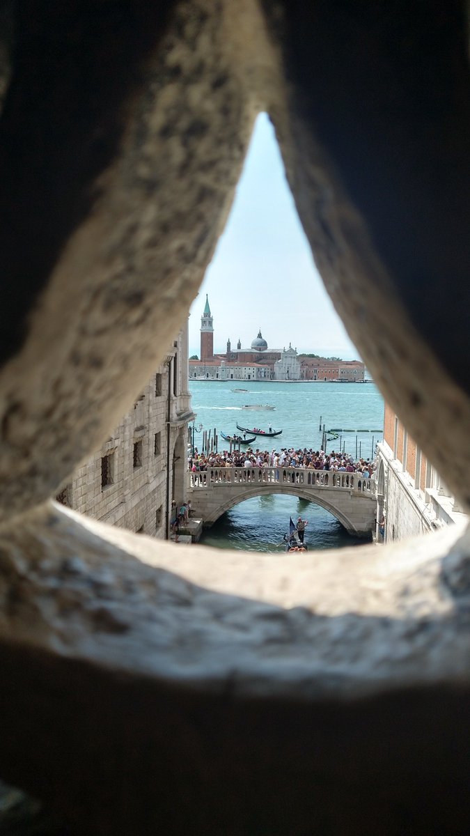 <a href="/A_RojasRabaneda/">Antonio Rojas Rabaneda</a> <a href="/elbarroquista/">El Barroquista</a> <a href="/VanesaRegaladoV/">Vanesa Regalado</a> <a href="/laventana/">La Ventana</a> <a href="/DanielAquillue/">Daniel Aquillué</a> <a href="/romanosehizo/">🏛Roma no se hizo en un día🧔🏽</a> <a href="/antigua_roma/">Néstor F. Marqués - Antigua Roma al Día</a> <a href="/Laberintosarte/">Laberintos del Arte</a> <a href="/arquipopular/">arquitectura popular</a> <a href="/Arquitectura/">Arquitectura</a> <a href="/EMTransformador/">El Museo Transformador</a> <a href="/lacamaradelarte/">La Cámara del Arte</a> <a href="/ArteEnRuinas/">Arte en Ruinas</a> <a href="/AlcazabaAlmeria/">CM Alcazaba de Almería</a> <a href="/MuseoCadiz/">Museo de Cádiz</a> <a href="/MuseodeZaragoza/">Museo de Zaragoza</a> <a href="/ClioBiblioteca/">Biblioteca de Clío📜</a> <a href="/meditantiguo/">Mario Agudo Villanueva / Legado griego</a> <a href="/xlagreciadezeus/">Por la Grecia de Zeus</a> <a href="/ICOMOS_esp/">ICOMOS España</a> <a href="/todopatrimonio/">Todopatrimonio.com</a> <a href="/vgolaya/">Vicente Olaya</a> #VentanasdelPatrimonio #Venecia