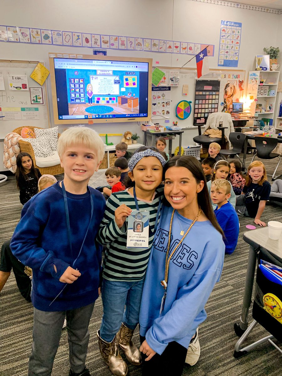 misscoltharp's tweet photo. Loved getting a visit from the principals @hammelem #hammfam #hammheroes https://t.co/QoAJFnxpCg