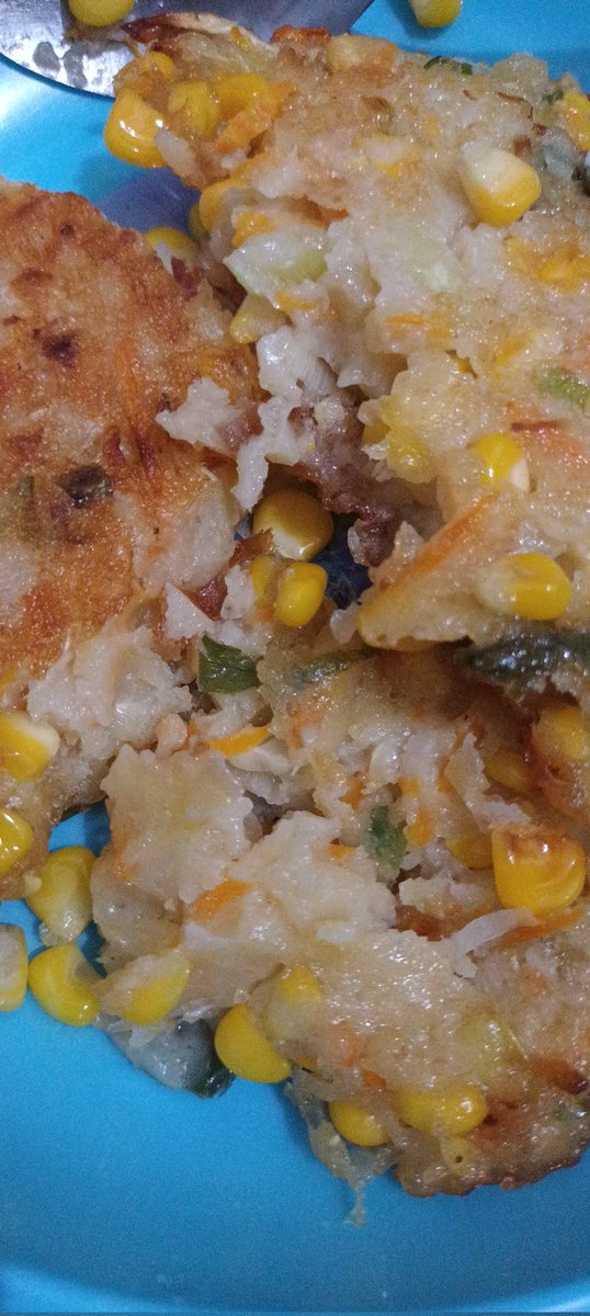 sssnoan's tweet photo. Piye arep melu masterchef wong goreng bakwan wae undercook https://t.co/06rdWaol4o