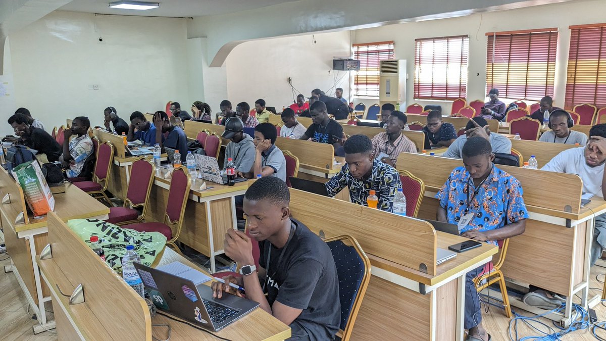 GCEUnilag's tweet photo. Loving the energy!๐คฉ
#DevSprint23 https://t.co/JjTa4clwWu