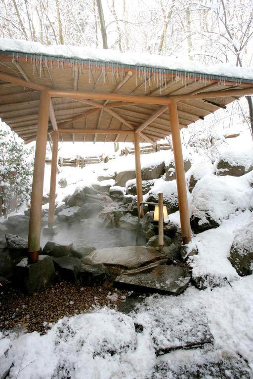 seikanso's tweet photo. 貸切で雪見風呂もこれからのシーズン最高ですので、もう伊香保温泉はないかと思いますが、アポ無しを地道にお待ちしております。 https://t.co/VHvvpHY3tF