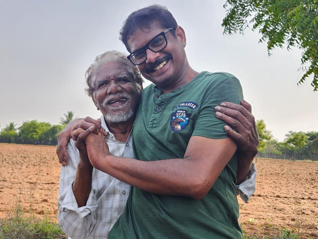 kayaldevaraj's tweet photo. November 19th
Actor, Director @manojkumarb_76 , #Nandana 17th Year Wedding Anniversary
#ManojKBharathi
@offBharathiraja @SilambarasanTR_ @vp_offl @chiyaan @arrahman @thisisysr @ilaiyaraaja https://t.co/cr7KP55o9R