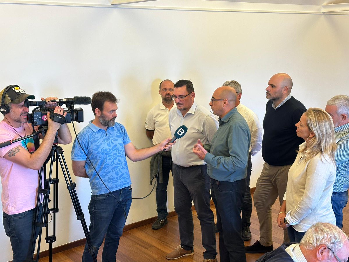 enmarxaXBalears's tweet photo. Èxit en la nostra Reunió Regional a Menorca. Estratègies aprovades i un pas endavant cap a un futur pròsper i sostenible per a les Illes Balears. Gràcies a tots per el vostre suport i compromís! 🏝️ #PERBALEARS #IllesBalears #FuturSostenible #Seguim #EnMarxa https://t.co/3Atek1iJg8