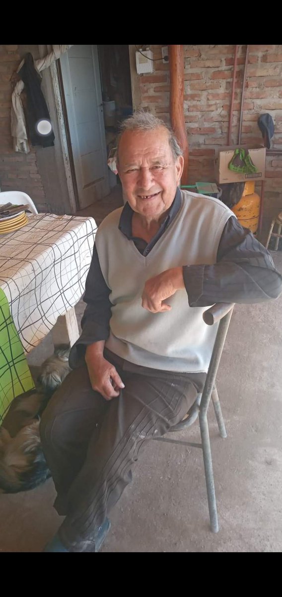 se m hacen tan eternos estos días,donde me siento tan triste x su partida mi abuelito,lo voy a extrañar cada día de mi vida,nose como se hace para seguir adelante sin usted,me dejo un vacío tan grande,lo amo mi abuelito mañoso 💙🕊