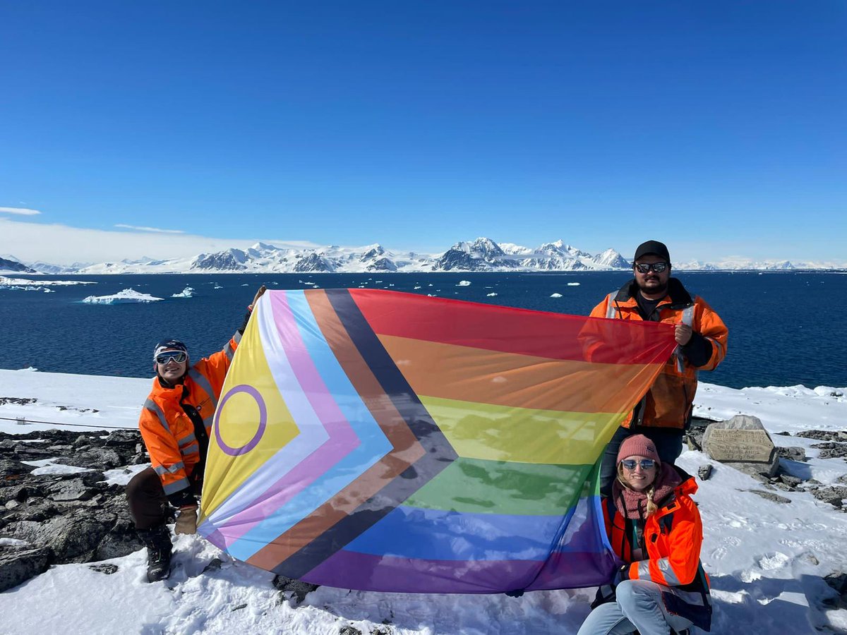 Happy #PolarPride! and #LGBTStemDay! 

Colleagues at Rothera Research Station are marking Polar Pride by parading the Pride flag around station, and it even travelled to Fossil Bluff!

Find out more about how staff are celebrating: bas.ac.uk/media-post/cel… #PolarPride2023