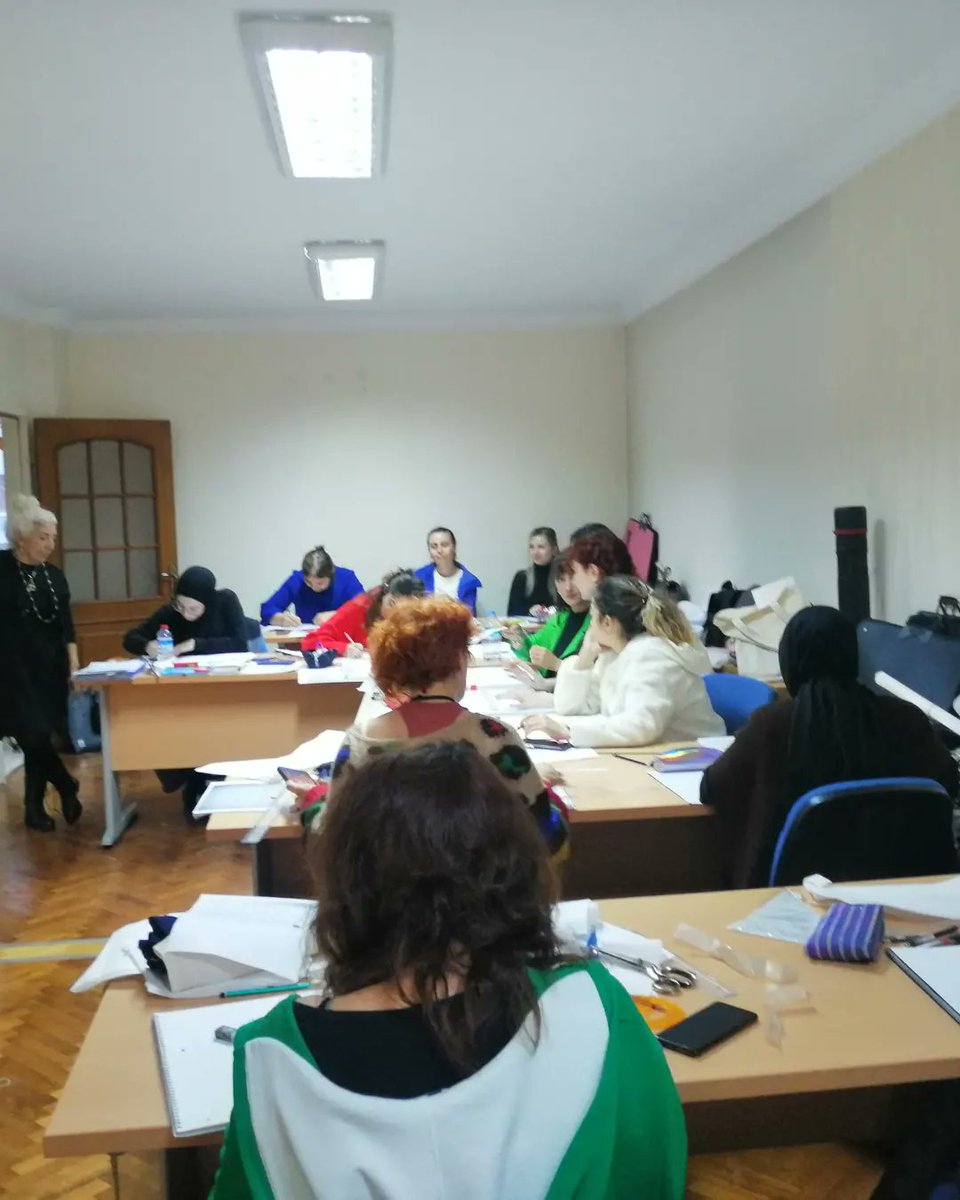 Temel ve Uygulamalı Kalıp Teknikleri dersimiz yoğun katılımla devam ediyor.
