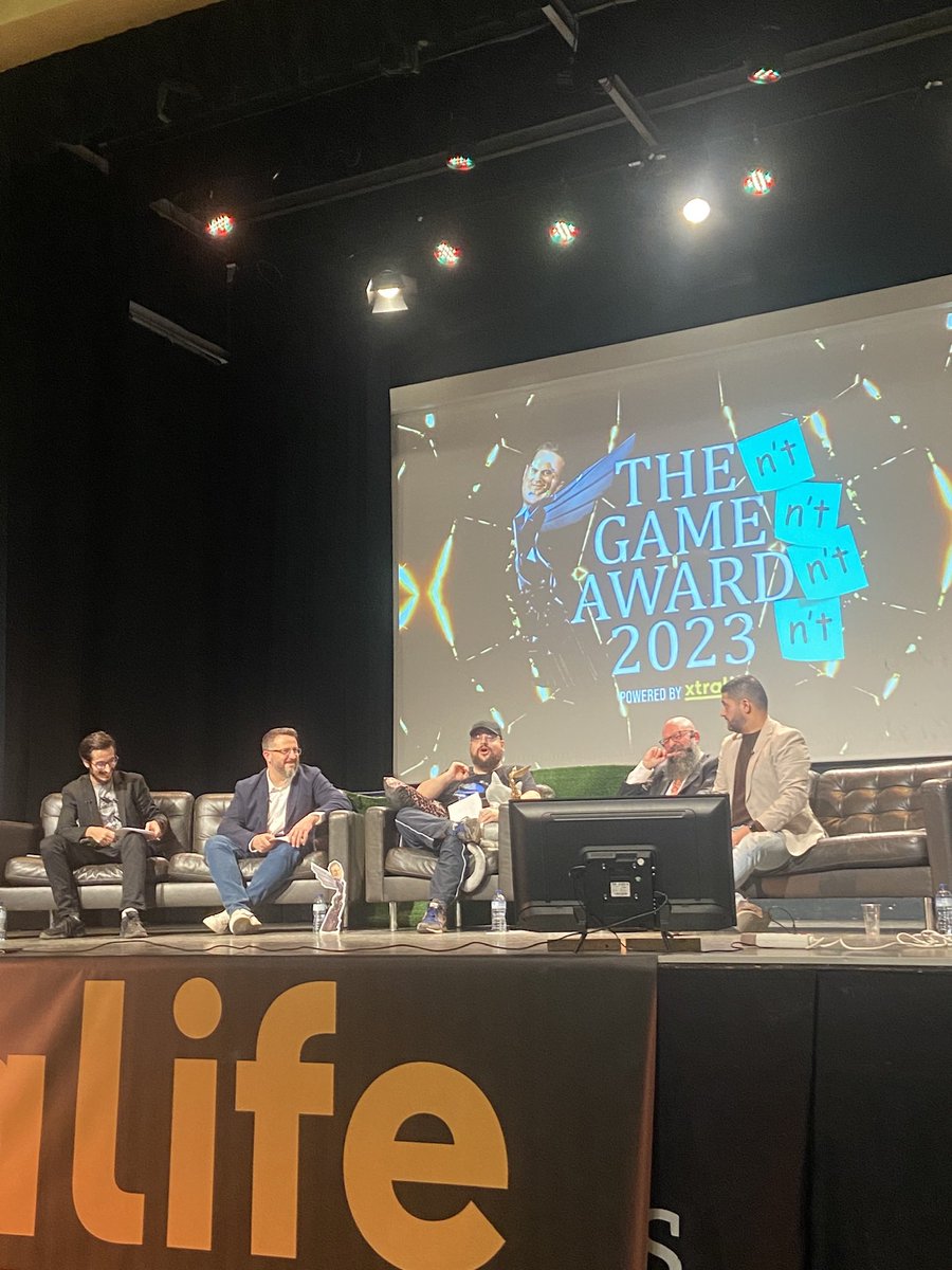 Dynamita_'s tweet photo. El GOTY. Gente (buena) of the year. 🥰 @EricRod_LYV fue imposible de encontrar para la foto 😂 https://t.co/0DiECNs412