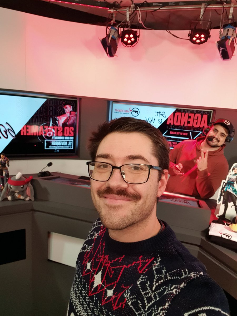 Headshinsky's tweet photo. Ich bin heute, zusammen mit @somanzko für den guten zweck als Host &amp; Caster bei #fraggingforcharity unterwegs!

Lasst uns gemeinsam als @VALORANTde Community etwas zum so wichtigen Thema Mental Health bewegen 🧡

📺 twitch/riotgamesde https://t.co/wXmVlCk3Ec