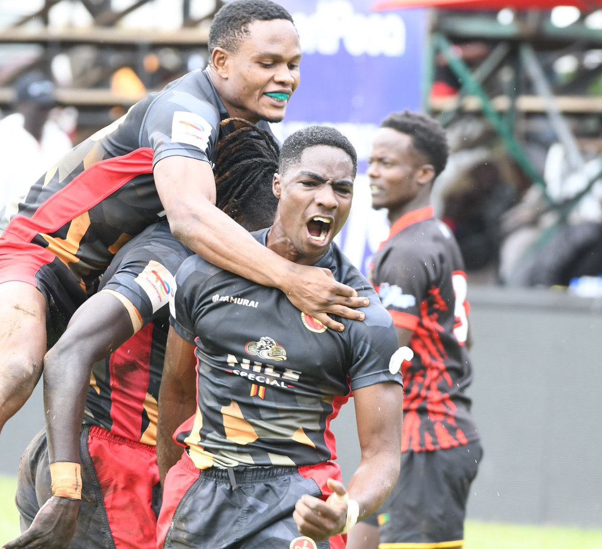 TukeiiAaron's tweet image. Centre X Wing pairing for days! @Nyeki13 @BatholomewRoy . Mukikuba!!
#Safari7s
#NileSpecialRugby
#SupportUgandSevens