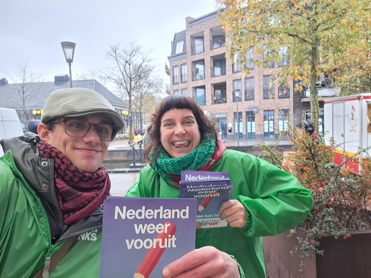 Flyeren in het centrum!

#Groenlinks #PvdA #Samenkanhet #verkiezingen #Alphenaandenrijn
