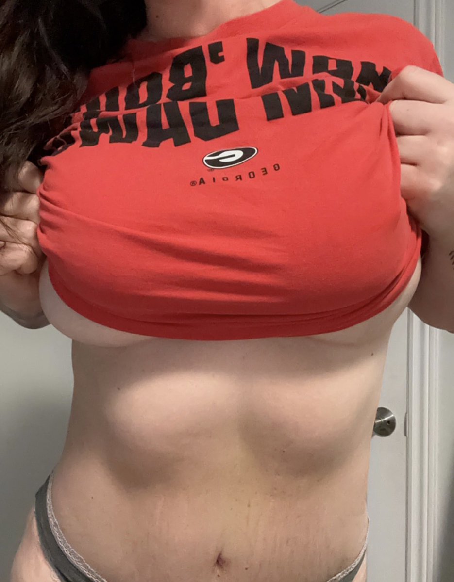 BasicallySj's tweet image. How bout them DAWGS y’all??  
WHEN the DAWGS win today I’m dropping a 🔥 photo here if this get RT 30 times