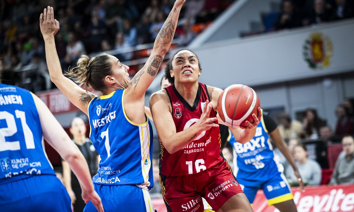 UniFerrol's tweet photo. Desde el BAXI Ferrol queremos enviar todo nuestro apoyo a Helena Oma, tras confirmarse la grave lesión sufrida en nuestro partido de este jueves.

Muchísimo ánimo y toda la fuerza @HelenaOma
@casademontBZ https://t.co/dP5L5rVPpr