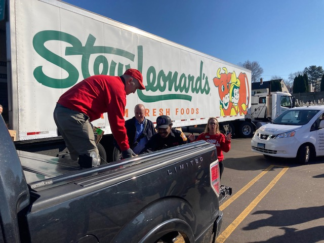 The Ponus community is thankful this holiday season for the donation of turkeys and continued support of Farm to School Program. Thank You #StewLeonards