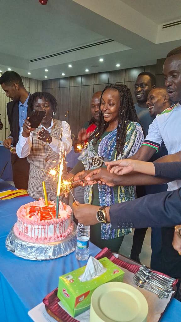 IGADPeace's tweet photo. Spontaneity at its finest during the Youth Capacity Building Workshop on Conflict Prevention, Management and Resolution (CPMR) conducted by the IGAD Peace and Security Division! 
What started as an energiser session seamlessly transformed into a heartwarming surprise birthday celebration for one of our incredible participants. Learning sessions are not just serious and intense but also filled with moments of joy and connection.

#IGADPeace #IGAD #IGADPeaceandSecurity #IGADPeaceYouth #CPMR #YouthLeadership #ConflictResolution #PeaceBuilding #APSA
