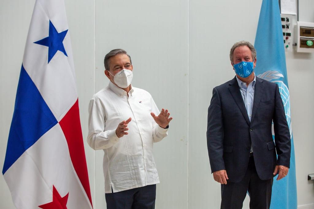 MinGobPma's tweet photo. Colaborando estrechamente con sus usuarios nacionales e internacionales: @unhrd, @IFRC_es y @Sinaproc_Panama, han facilitado el transporte y la distribución de ayuda humanitaria a regiones necesitadas, llevando esperanza y alivio a quienes más lo necesitan. https://t.co/2wqJbxm1pK