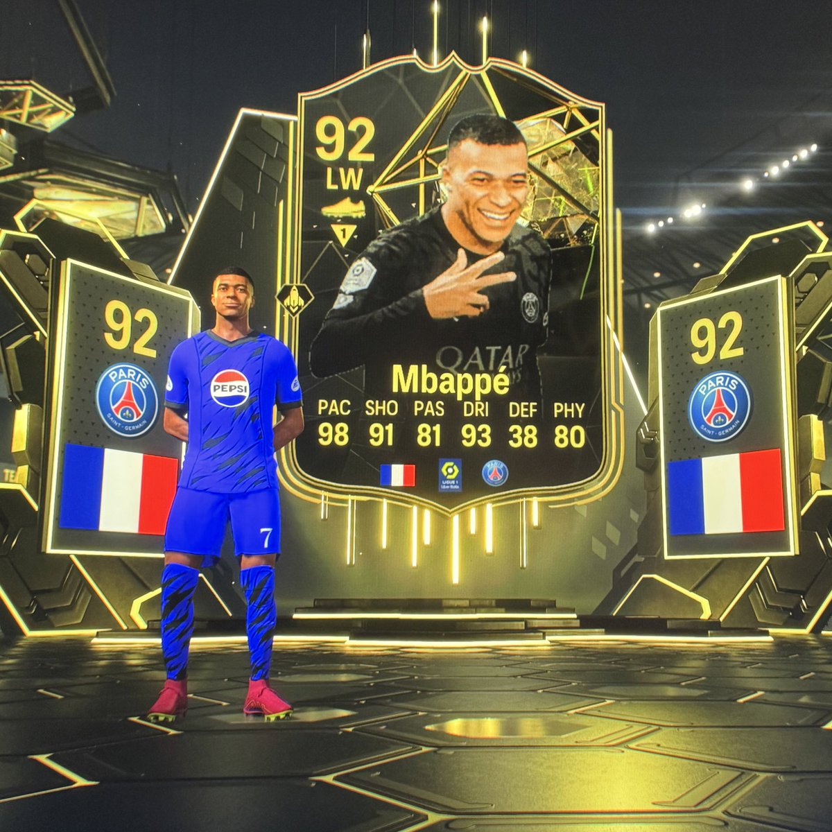 Oh my days 🤩 

My greatest pull ever…