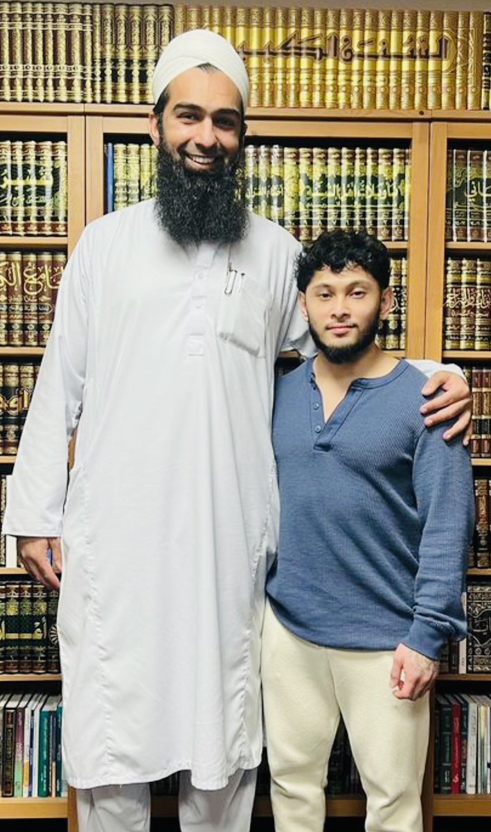 YasirAlHanafi's tweet photo. Alḥamdulillāh, Brother Glenn accepted Islam. Despite the media propaganda, people are gravitating towards Islam. ‘They wish to extinguish Allāh’s light with their mouths, but Allah will ˹certainly˺ perfect His light, even to the dismay of the disbelievers.’ (Qurʾān) https://t.co/9lfGdcme76