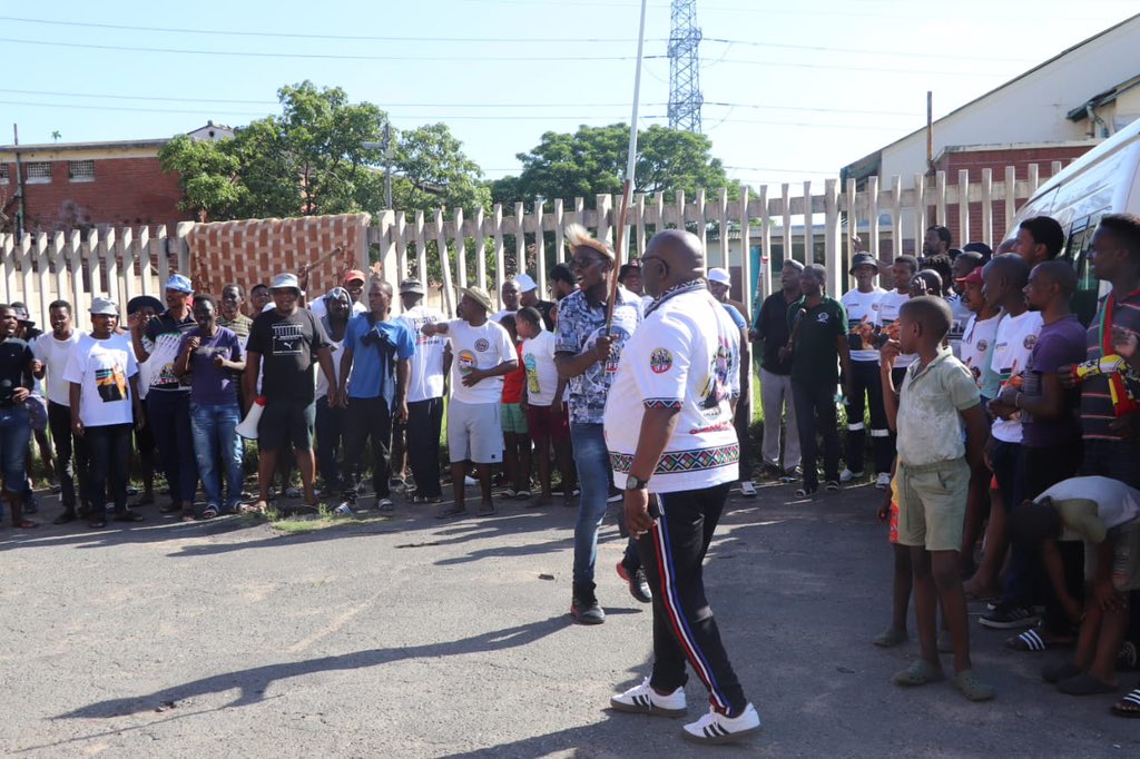 vote_ifp's tweet photo. IFP supporters out in numbers to register to vote. Your voice matters β Ungasali, Register to Vote. Sonqoba Simunyeπ³οΈ #RegisterToVoteIFP https://t.co/x5rx56Ay4Q