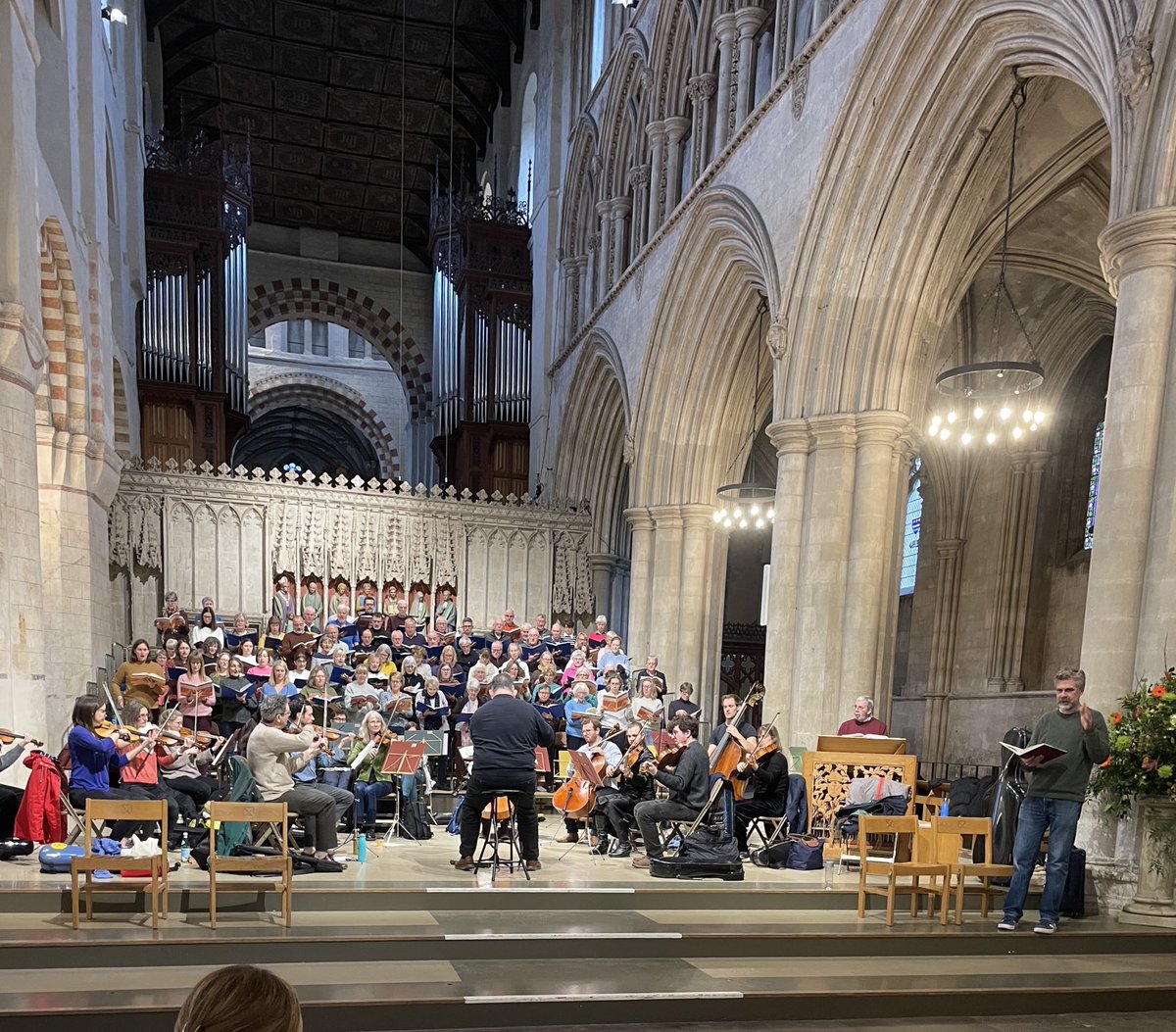 In beautiful @StAlbansCath for a Messiah with ⁦@StAchoralsoc⁩ Lovely team of @elirolfejohnson @Afonwy myself & Alex Ashworth @GeorgeVass19