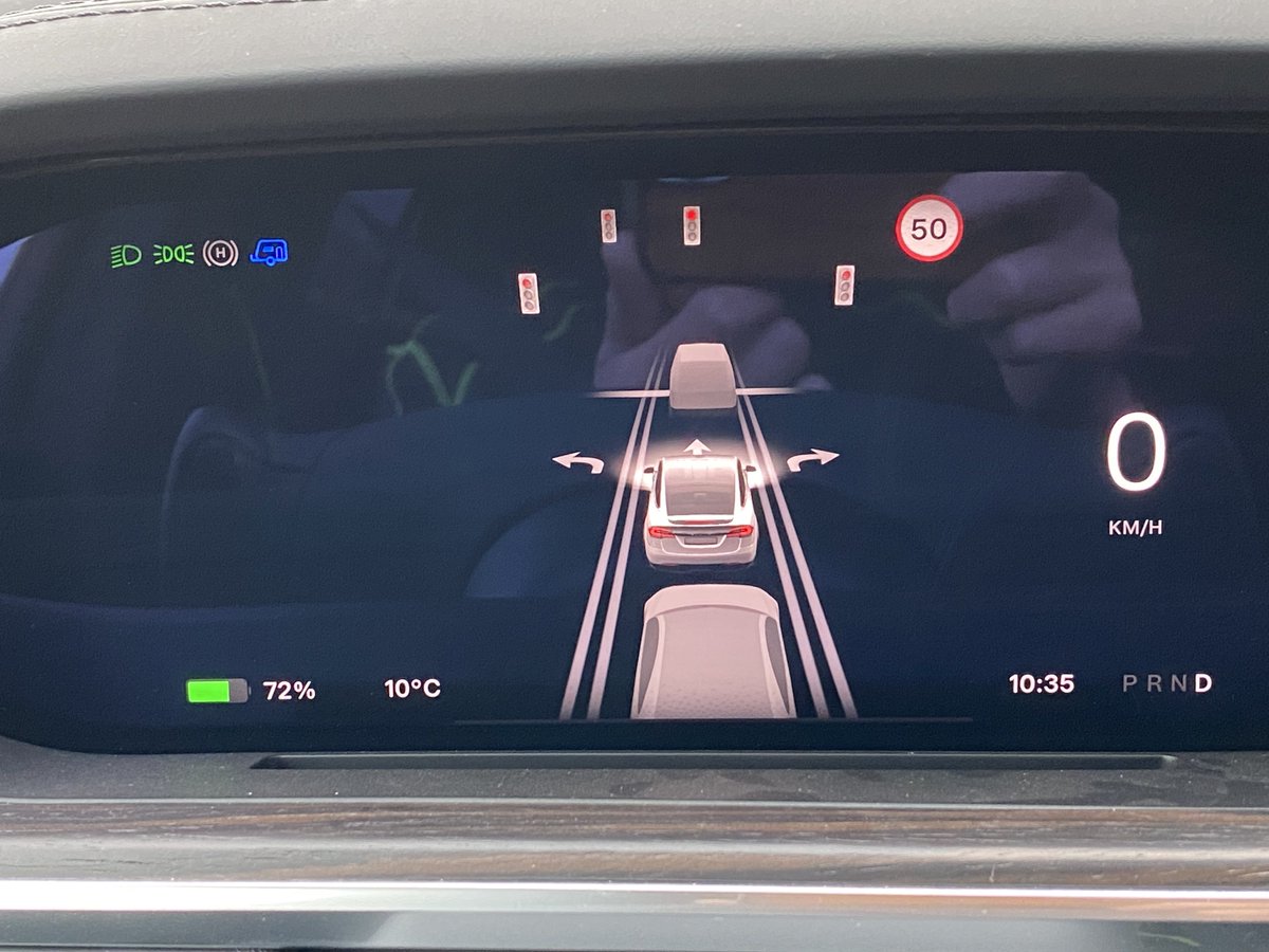 Hi <a href="/Tesla/">Tesla</a> team. Can you please put a trailer in the software? It’s a car, truck or semi popping up all the time while the blue trailer is on and it’s easy to change in the visualizations. And 5 years ago I asked for a wifi rear view cam for trailers. Please develop one 🙏🏼 #tesla