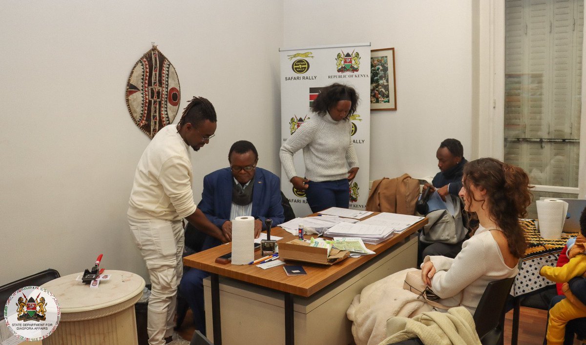 Diaspora_KE's tweet photo. 𝗣𝗔𝗥𝗜𝗦, 𝗙𝗥𝗔𝗡𝗖𝗘: 𝗠𝗢𝗕𝗜𝗟𝗘 𝗖𝗢𝗡𝗦𝗨𝗟𝗔𝗥 𝗦𝗘𝗥𝗩𝗜𝗖𝗘𝗦 𝗢𝗨𝗧𝗥𝗘𝗔𝗖𝗛 𝗣𝗥𝗢𝗚𝗥𝗔𝗠𝗠𝗘🇰🇪|🇫🇷

Kenyans à Paris, merci d'être venus.

#MCS2 #MCSFrance #MCSParis #DiasporaFirst #Hudumamajuu #ConsularServices https://t.co/4gOfJshAGR