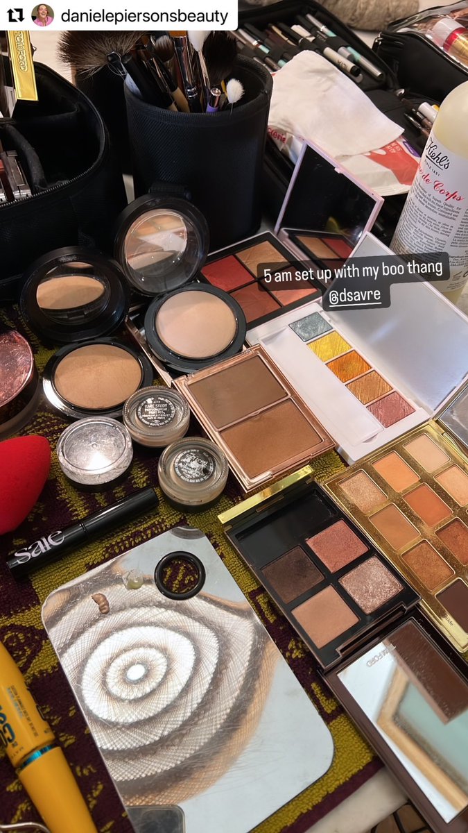 Danielle Savre Source | fan account (@dsavresource) on Twitter photo “5 am set up with my boo thang <a href="/D_SAVRE/">Danielle Savre</a>”
📸: @/danielepiersonsbeauty via IG
#Station19 “5 am set up with my boo thang <a href="/D_SAVRE/">Danielle Savre</a>”
📸: @/danielepiersonsbeauty via IG
#Station19
