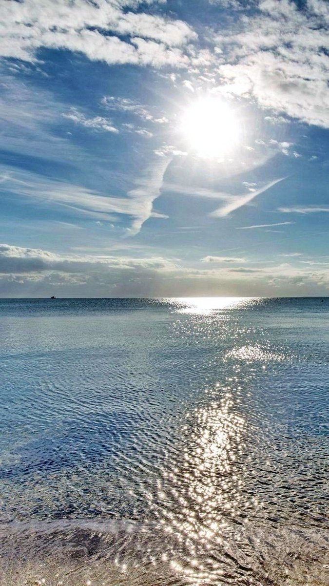 maestramarney's tweet photo. Sometimes, all you really need is more sleep, more music, more long walks with friends, more warm hugs, more love. Today, smile and remember how wonderful life is. Do what makes your soul happy. You’ve got this. Good morning loves. Have a great day ahead.” https://t.co/rRYaf5X3xd