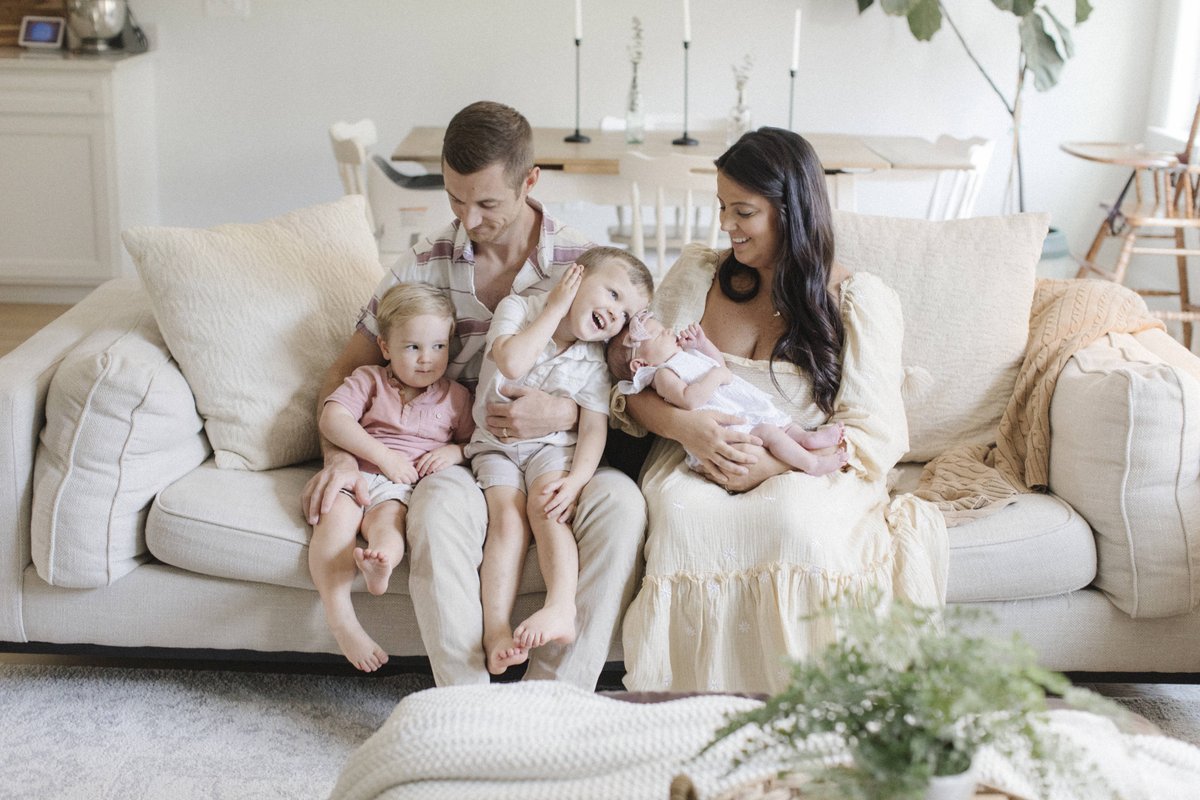 hannahlanephoto's tweet photo. hey may outgrow your lap, but they will never outgrow your heart. ❤️✨ As a mother, your love is a timeless treasure. Let's capture it for generations to come. #MotherhoodTreasure #FamilyPhotography .
.
.
.
.
#familyphoto #familyphotographer #creativityfound #d... https://t.co/MSGu9FdNrE