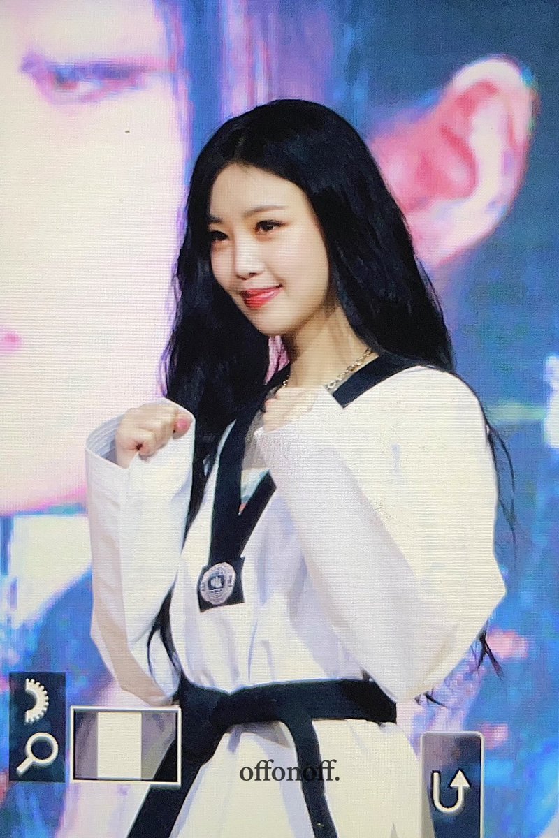 offonoff_sj's tweet photo. 231118 검은띠 유단자 어린이🥋
#수진 #SOOJIN #서수진 #SEOSOOJIN #아가씨 #AGASSY https://t.co/UTSZjXQI5n