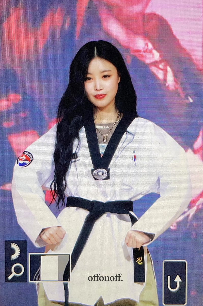 offonoff_sj's tweet photo. 231118 검은띠 유단자 어린이🥋
#수진 #SOOJIN #서수진 #SEOSOOJIN #아가씨 #AGASSY https://t.co/UTSZjXQI5n