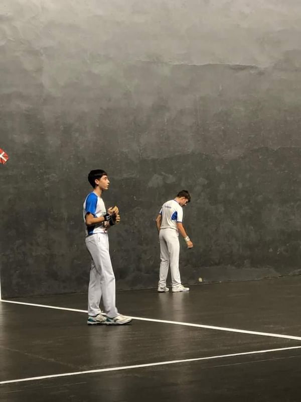 oiangurenbhi tweet media