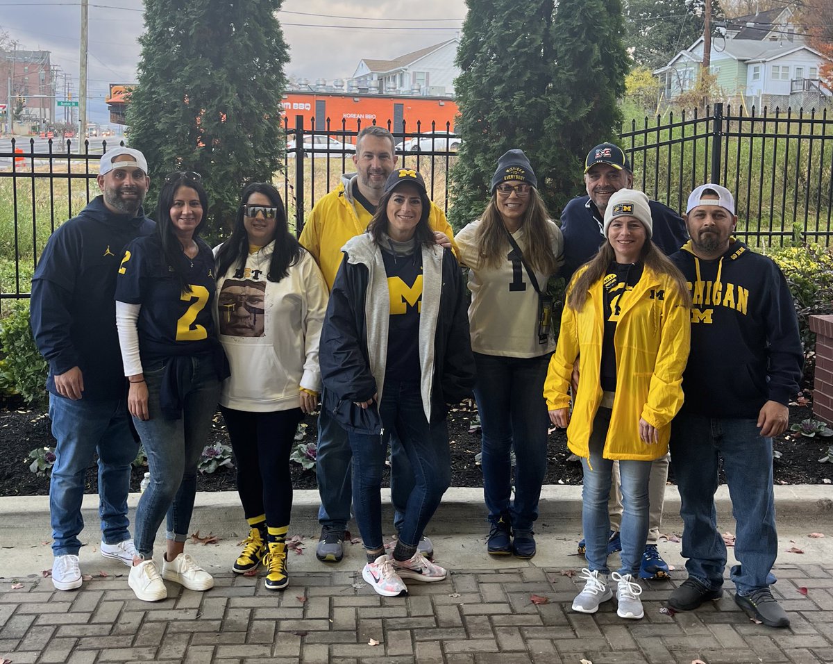 mkgoblue's tweet photo. And we’e off to get that #ThousandthWin #GoBlue ✊
@GoBlue_4ever @AndyMorr23 @M3216Monica @njgolfer59 @jenhamill75 @GoBlue_4ever @JoeJoeBeans_ https://t.co/wAU3TzVWr3