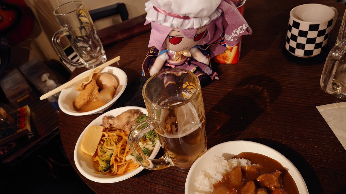 Flandre1770's tweet photo. やしきゃしデスお疲れ様でした!!
飲み会でしたが初めて酒自体6杯ぐらい飲みました!
演奏だったり雑談したりと、とても貴重なお話が聞けたりと楽しかったです!!
そして次のやしきゃし、"もしかしたら"僕歌うかもしれません!?
まだ分かりませんが次も楽しみです!
#YKDM https://t.co/uxQxRnhuey