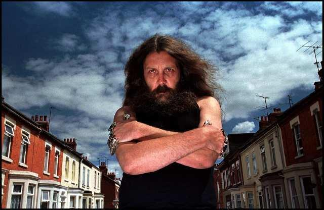 Engrapadospod's tweet photo. Felices 70 años al mago de Northampton, el señor Alan Moore ¿cuál es tu obra favorita del maestro? https://t.co/sVRO2TfSBD