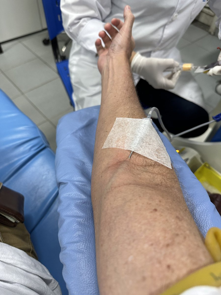 lenzcesar's tweet photo. @Casimiro @HEMORIO Doe sangue, salve vidas.   Vida longa à @CazeTVOficial. https://t.co/10Yici1EUe