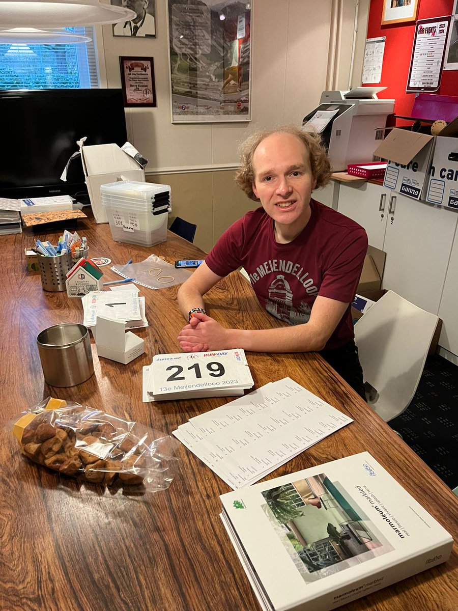 Meijendelloop1's tweet photo. De eerste startnummers zijn vanochtend opgehaald. Leuk om alle ervaringen over de Meijendelloop te horen! Nog een week aftellen en dan vindt de 13e editie plaats.

Op zaterdagochtend 25 november kan je je startnummer vanaf 7:00 uur ophalen op het terras van de Boerderij. https://t.co/EHLmXnCUez