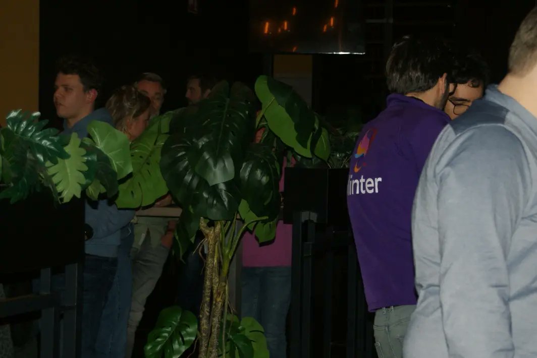 Wat een avond gister! Een hoop jongeren die hebben gesproken met politici over hun problemen of wat zij belangrijk vinden! Partijen waaronder volt, pvda-gl, vvd, fvd waren er en er werden kritische vragen gesteld door jongeren. Voor ons een geslaagd evenement! 🔥