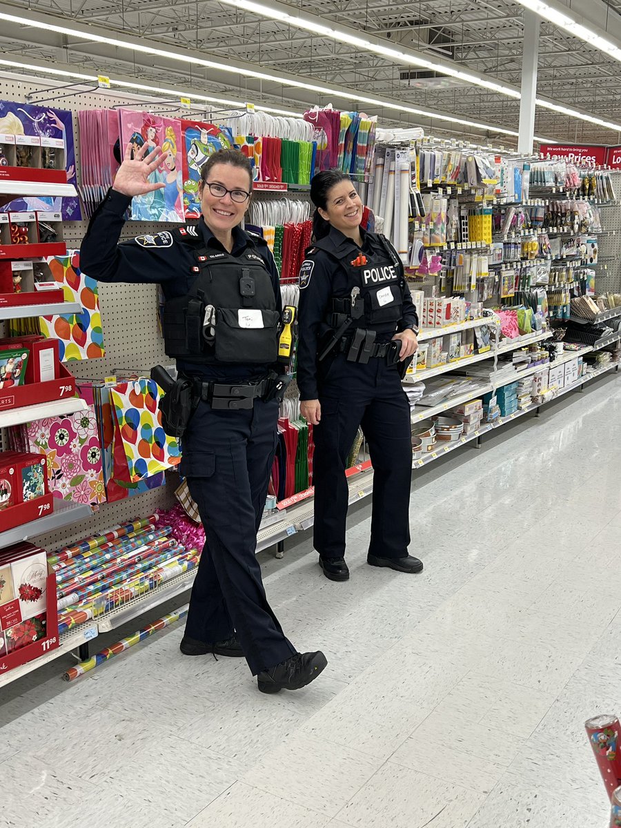 BarriePolice's tweet photo. #BarriePolice is happy to join today with our friends from @CanadianForces Base Borden, @SouthSimcoePS, @OPP_CR, @OPP_HSD, @simcoecountyPS and our area fire services to participate in Holiday with a Hero @WalmartCanada Barrie South in support of @UWSimcoeMuskoka &amp; @SMFConnexions https://t.co/9hrUkwBFFL