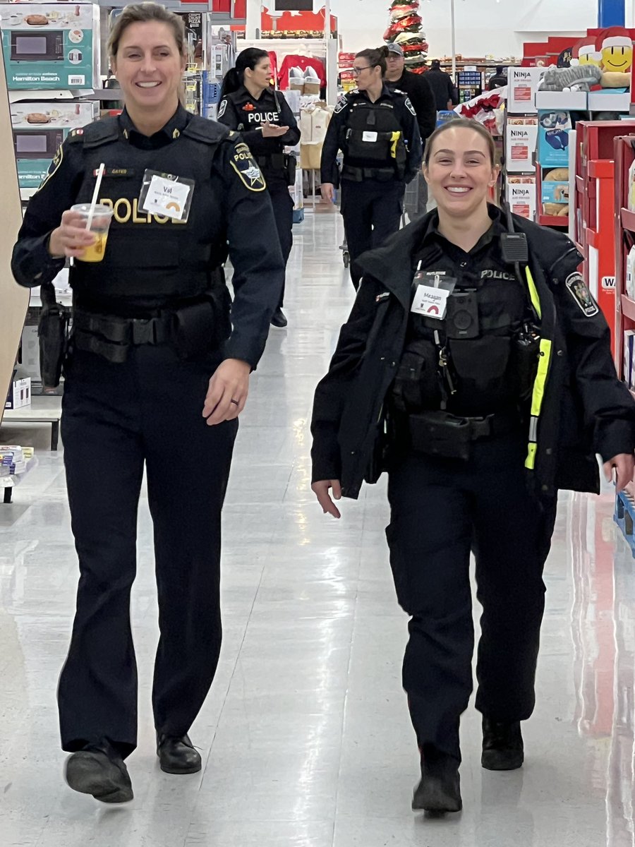 BarriePolice's tweet photo. #BarriePolice is happy to join today with our friends from @CanadianForces Base Borden, @SouthSimcoePS, @OPP_CR, @OPP_HSD, @simcoecountyPS and our area fire services to participate in Holiday with a Hero @WalmartCanada Barrie South in support of @UWSimcoeMuskoka &amp; @SMFConnexions https://t.co/9hrUkwBFFL