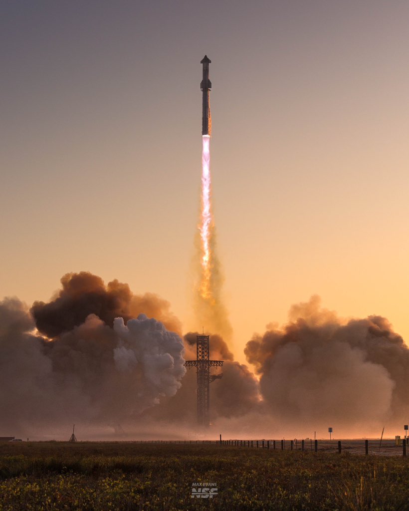 Attack at dawn.

Starship flight 2.

📸 - <a href="/NASASpaceflight/">NSF - NASASpaceflight.com</a> 

🛒 - shop.nasaspaceflight.com/collections/me…