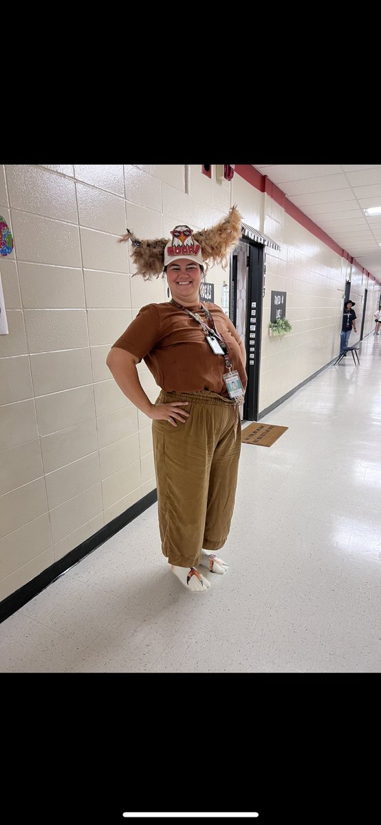 Moimoi9Sarah's tweet photo. Hat day for PBIS! #SOAR https://t.co/8LZ26pm0Dt