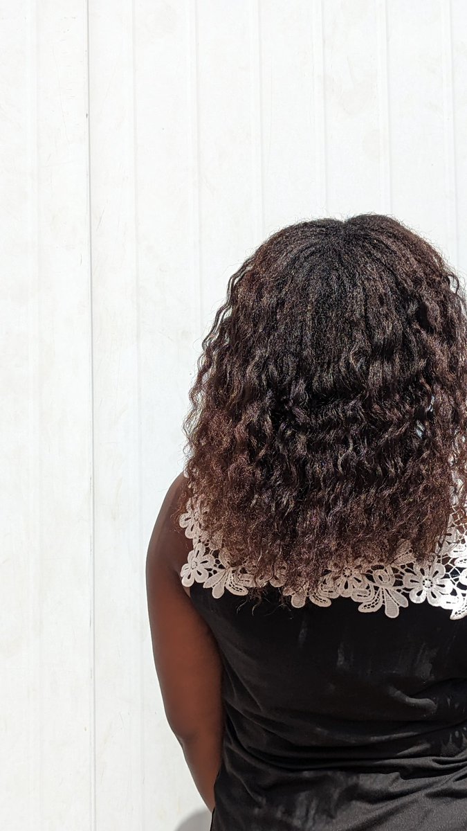 orjichikah's tweet image. The sun and my braidout came out to play.

I've added #hairblogger to my title

Check out my IG for hair growth and maintenance tips:instagram.com/orjichikah

TikTok: tiktok.com/@orjichikah