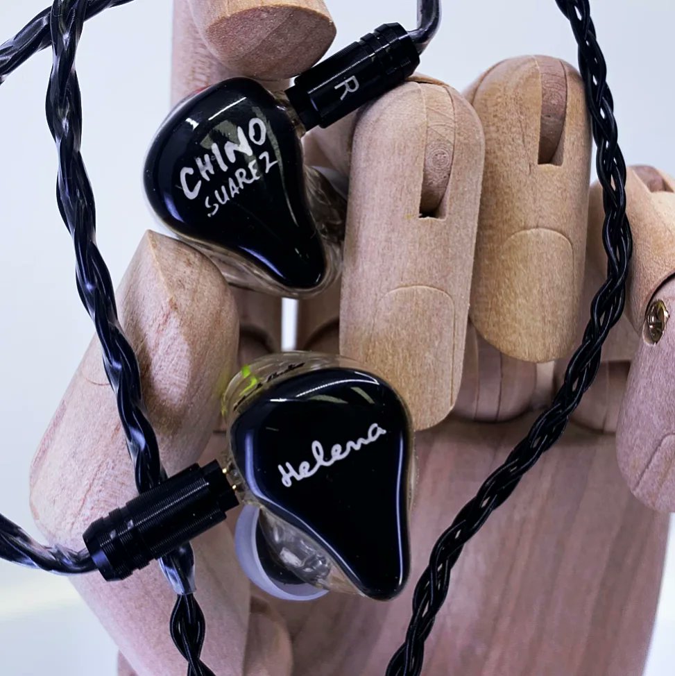 chinosuarezok's tweet photo. Mis nuevos #icon #Blackaudio #inears .
Hermosos, recomiendo!
@BlackAudioAr 💣💥 https://t.co/Ospp0ZQKPS