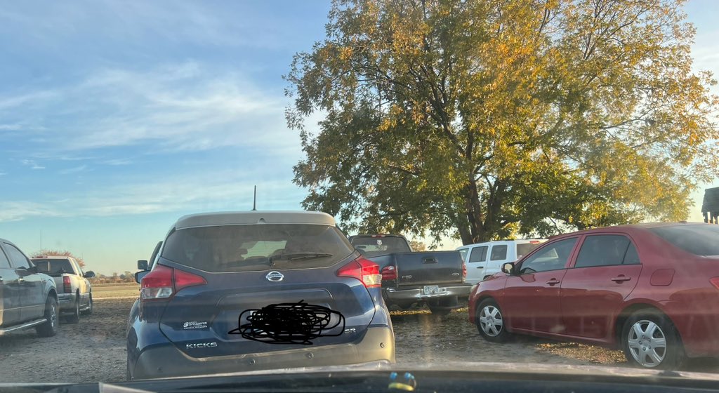 joni_kennedy's tweet image. Day 16: In the Middle… of a parking lot #inthemiddle #parkinglot #carpark #NovemberPhotoChallenge  #PhotoOfTheDay #photochallenge #novemberchallenge #fall2023 #autumn  #november2023 #happylife #fmspad @fatmumslim #autumn2023 #NovemberturkeysbringDecembertrees  #itsBERseason
