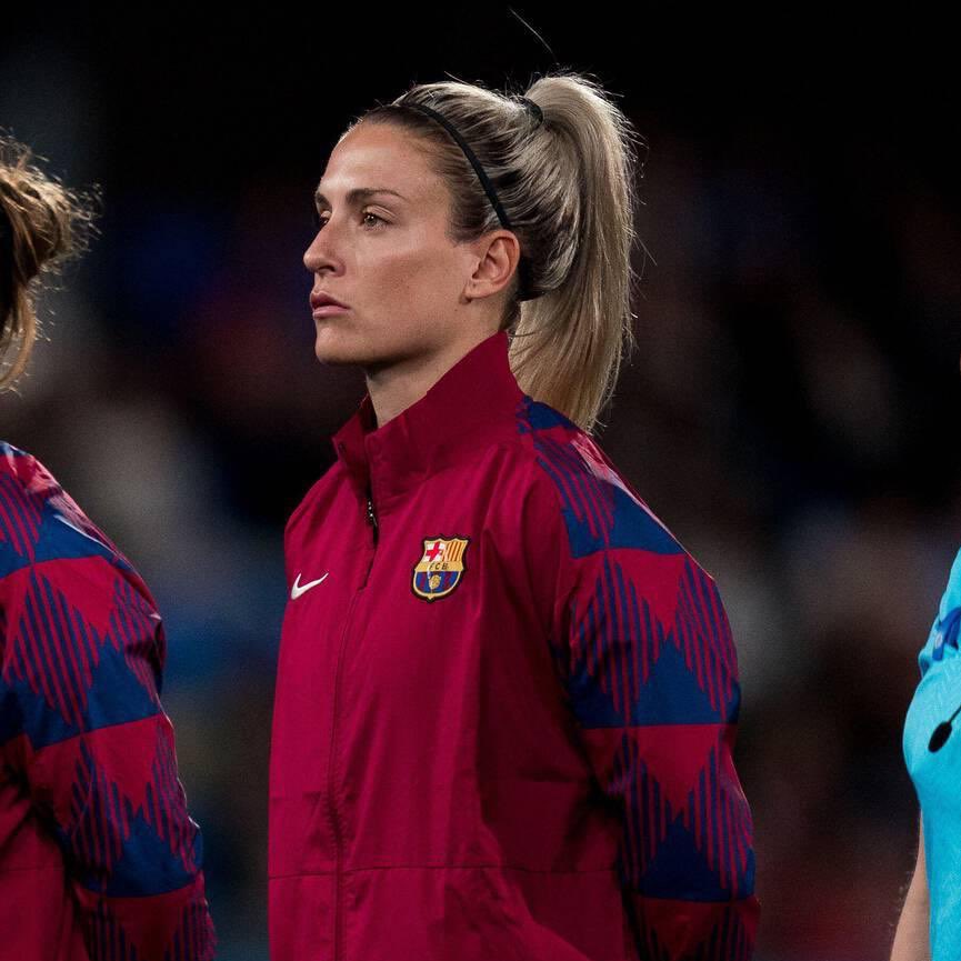 🚨 𝗔𝗟𝗘𝗫𝗜𝗔 𝗘 𝗜𝗥𝗘𝗡𝗘 𝗦𝗢𝗡 𝗗𝗨𝗗𝗔 | #ElClasico

ℹ️ Según @relevo, Irene Paredes y Alexia Putellas son duda a un día de El Clásico.

🩼 Alexia tiene una contusión en la rodilla, mientras que Irene entrena por separado por amigdalitis.

#WeAreCampeonas | #Barca