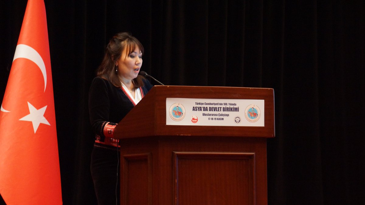 usmerstrateji's tweet photo. Doç. Dr. Nazgul Isabaeva'nın "Türk Dünyasındaki Etkileşim (Van Kırgızları Örneğinde)" başlıklı sunumu ile Asya'da Devlet Birikimi Uluslararası Çalıştayı'nın ikinci günü sona erdi. https://t.co/cwwFC4Ioqt
