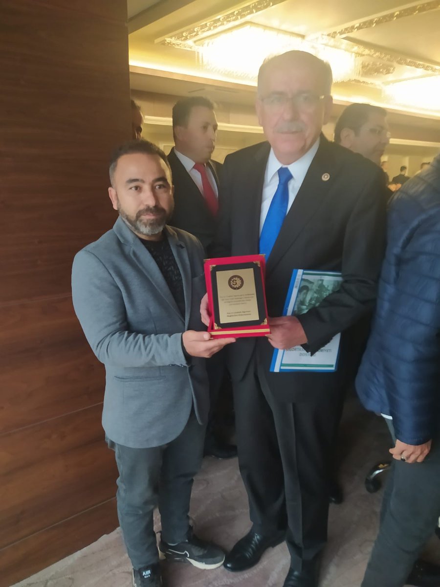 yugruk_imdat's tweet photo. MHP Konya milletvekili genel başkan yardımcısı sayın Mustafa kalaycı ya dosyamızı verdik maduriyetimizi anlattık bu maduriyet çözülecek gelin siz çözün tarih yazin dedik destek sözünü aldık hep.
@dbdevletbahceli
@MKalayci42

Sen Yoksan Çok Eksiğiz #ÇırakStajyer10AralıkKartalda https://t.co/1y55W38BFz