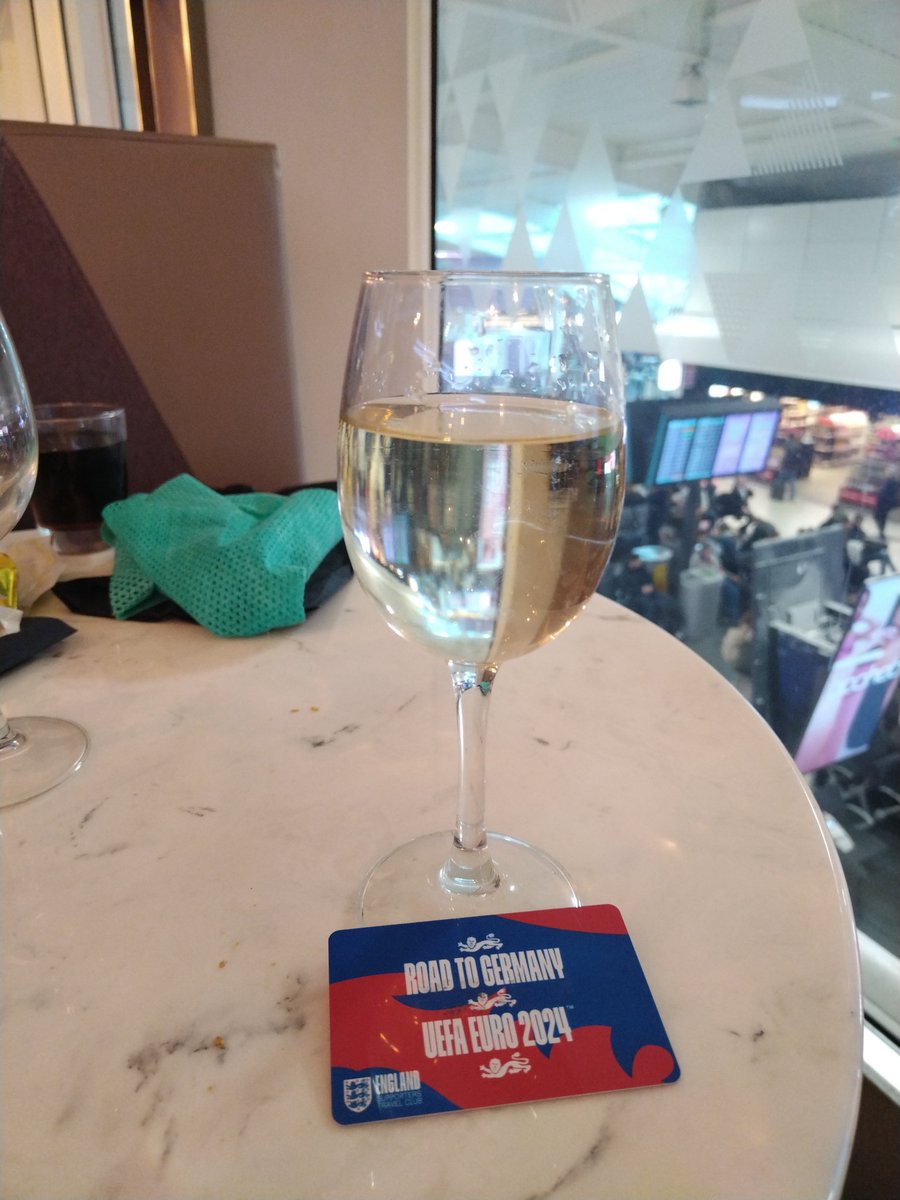 MitchellJones17's tweet image. @GetTheESTCIn airport lounge pre Macedonia (a) via Albania 🇦🇱, Kosovo 🇽🇰 and Serbia 🇷🇸 ✈ 🚙