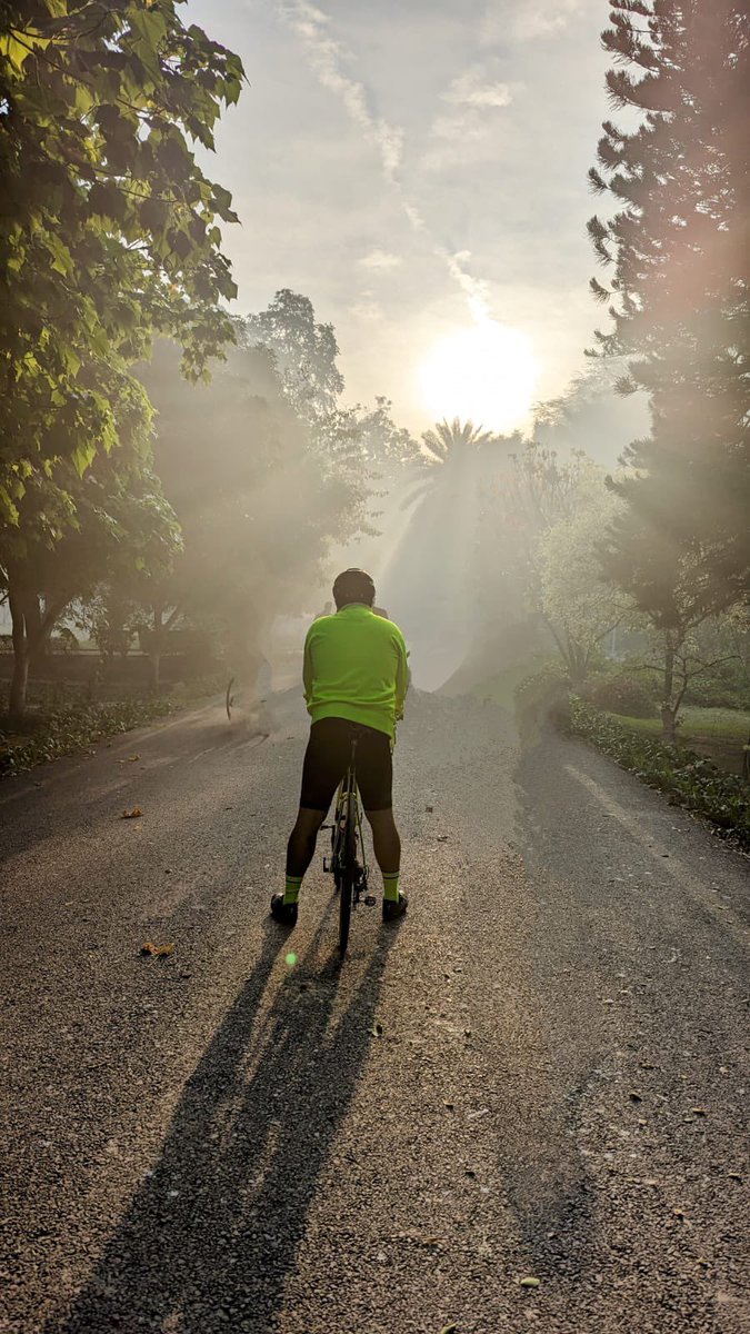 shahmadzafar's tweet image. New Bike day! Amazing machine @RideCannondale #systemsix and a great company #teamgcc